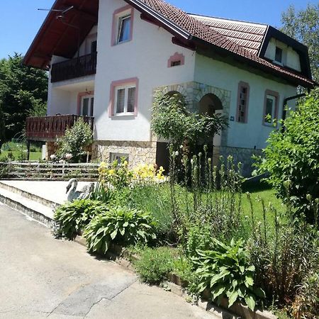 Apartman Jasmin Apartment Čatrnja Exterior foto