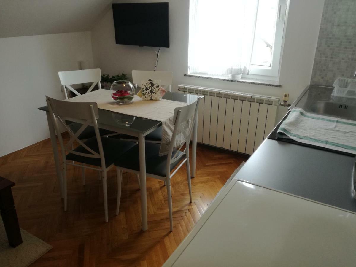 Apartman Jasmin Apartment Čatrnja Exterior foto
