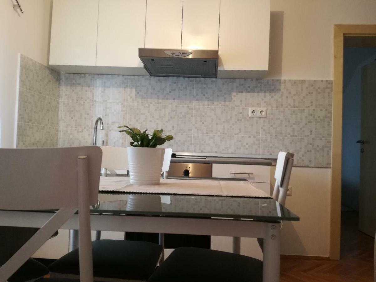 Apartman Jasmin Apartment Čatrnja Exterior foto